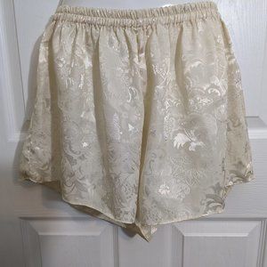 Victoria's Secret Vintage Gold Tag Ivory Floral Embossed Sleep Shorts - size M